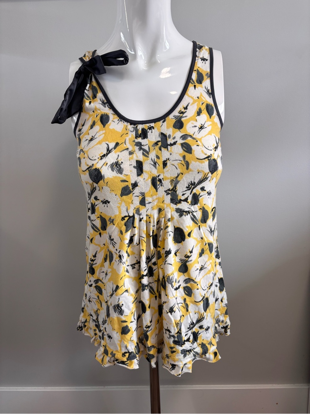 Early 2000’s American Eagle Outfitters Yellow Floral Tie-Shoulder Tank